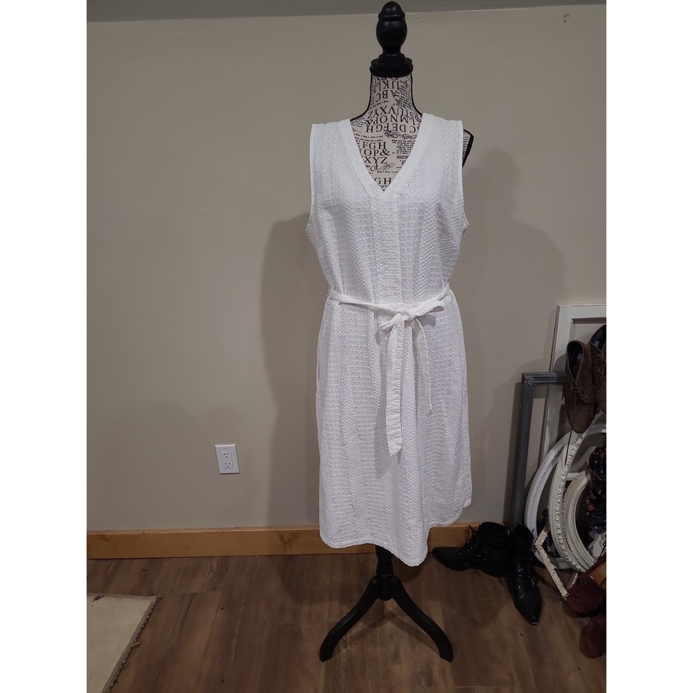 Liz Claiborne White Eyelet belted Shift dress Women SZ L pockets Beachy Vacation - Picture 2 of 12